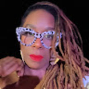 Meet your Posher, Alicia